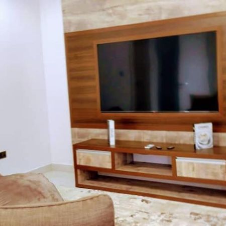 Beautiful One Bedroom Apartment In Opebi, Ikeja Buitenkant foto
